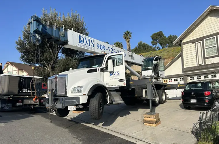24/7 Boom Crane Rentals near Southern California
